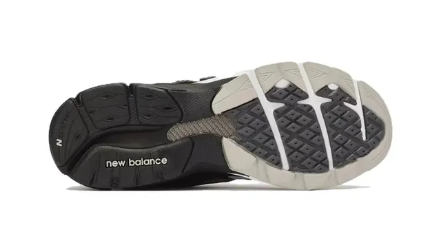 New Balance ব্ল্যাক গ্রে লেয়ার্ড মেশ এবং সুয়েড আপার ENCAP মিডসোল লাইফস্টাইল স্নিকার্স 3