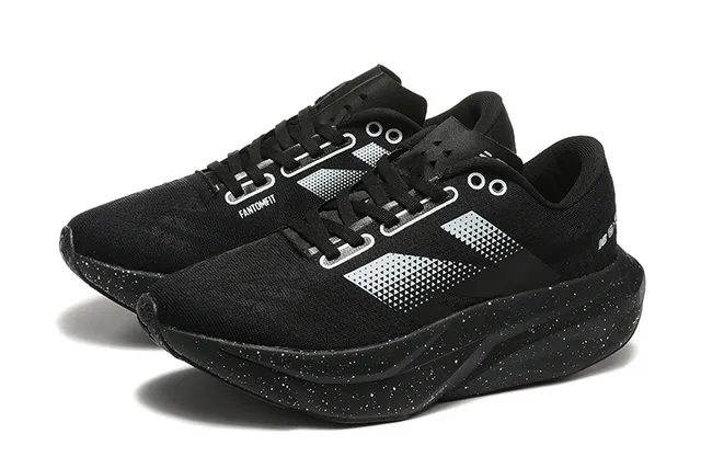 New Balance Black White Engineered Knit Upper Halftone Gradient N Logo Running Shoes 3
