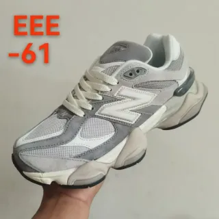 New Balance ग्रे व्हाइट मल्टी लेयर सोल मेश एंड सुड पैनलिंग चंकी स्नीकर