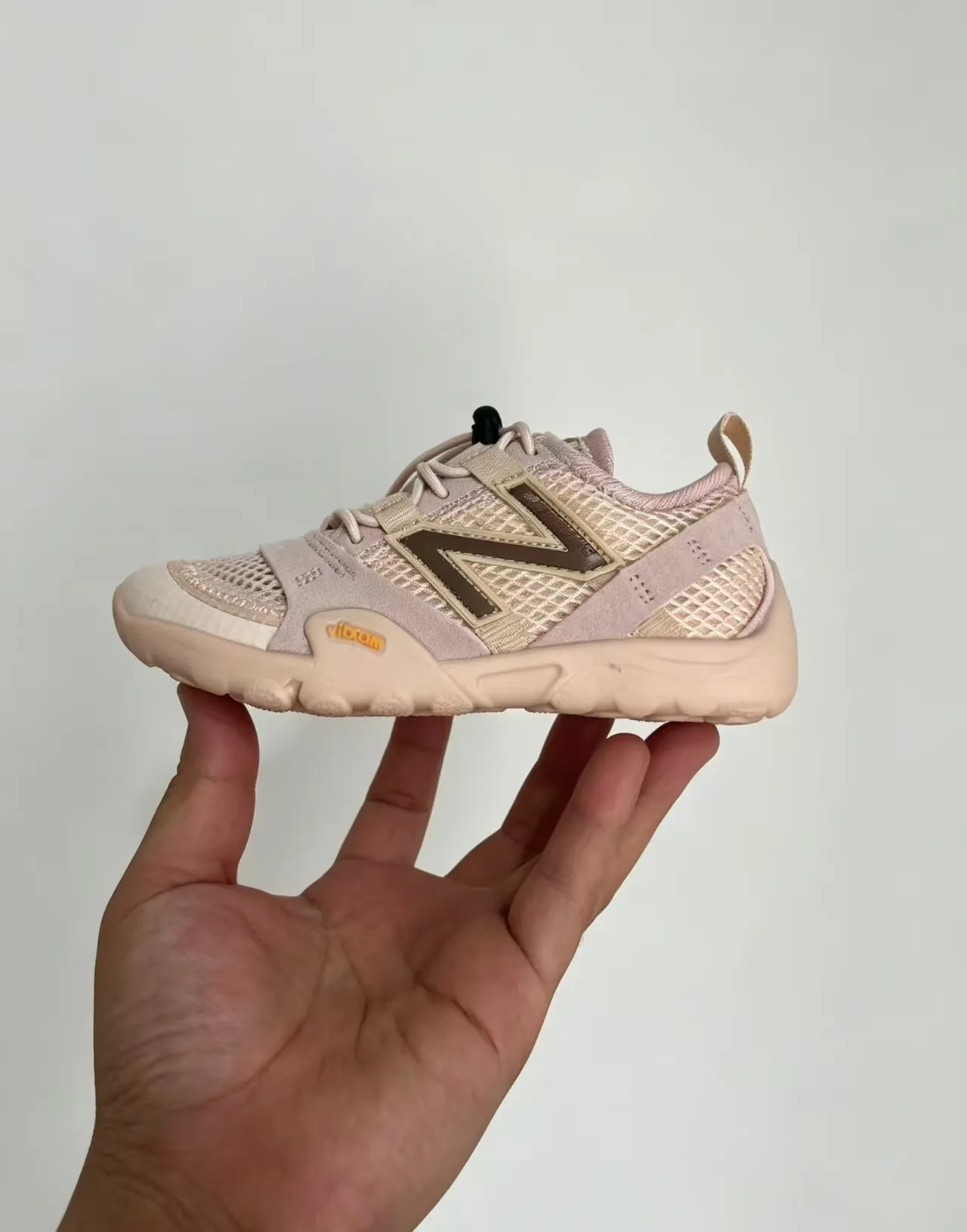 New Balance Silver Gray Mesh Upper Synthetic Overlays Lifestyle Sneakers 11