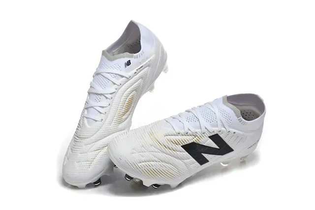 New Balance सफेद काला लो-कट निट अपर असममित लेसिंग सिस्टम फर्म-ग्राउंड सॉकर जूते 2