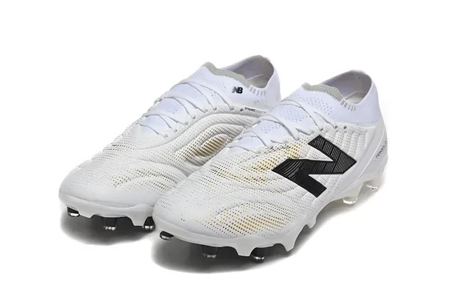 New Balance सफेद काला लो-कट निट अपर असममित लेसिंग सिस्टम फर्म-ग्राउंड सॉकर जूते 8