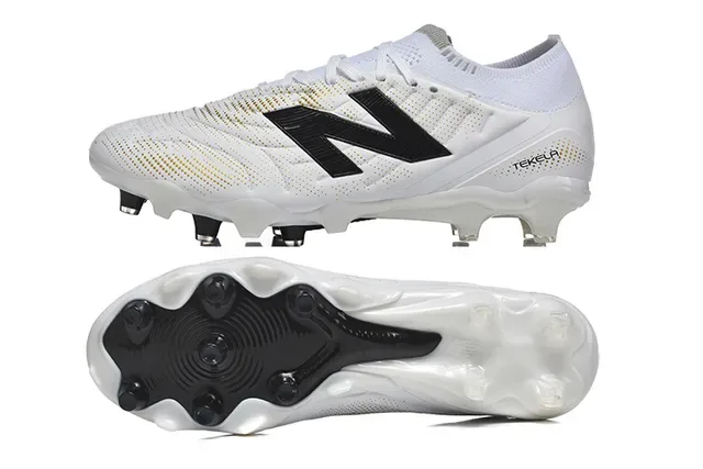 New Balance सफेद काला लो-कट निट अपर असममित लेसिंग सिस्टम फर्म-ग्राउंड सॉकर जूते 9