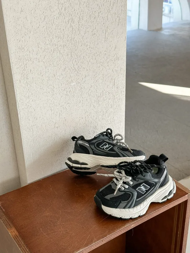 New Balance Semelle Blanche Gris Layered Maille-Synthétique Haut Chunky Sneakers 23