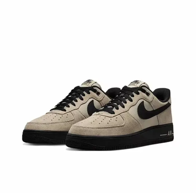 Nike Air Force 1 Beige y Negro Zapatillas Lifestyle 3