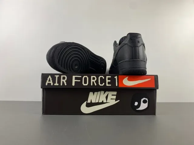 Nike Air Force 1 Black White Leather Upper Oversized Logo Lifestyle Sneakers 16