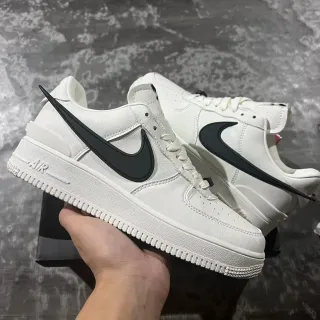 Nike Air Force 1 أبيض أسود Swoosh حذاء أسلوب حياة