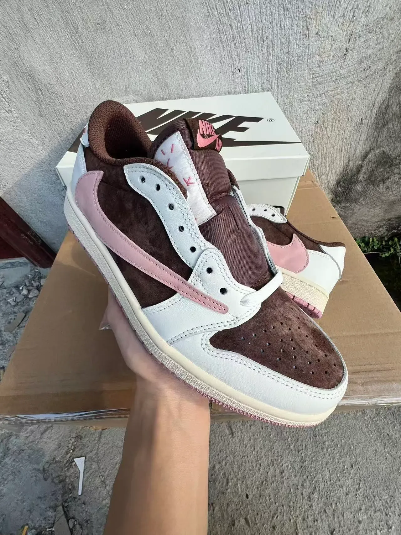 Nike Air Jordan 1 Low Marrom Branco Rosa Tênis Lifestyle 2