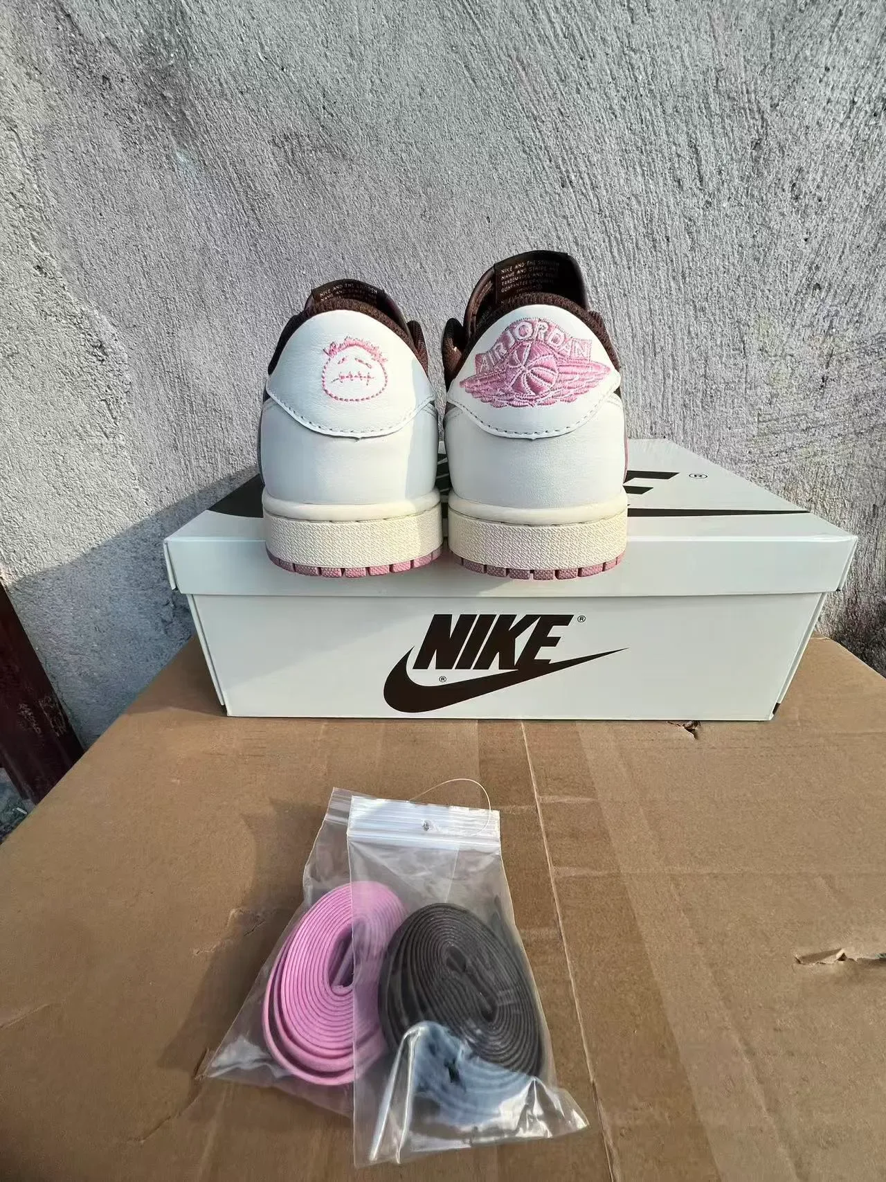 Nike Air Jordan 1 Low Marrom Branco Rosa Tênis Lifestyle 9