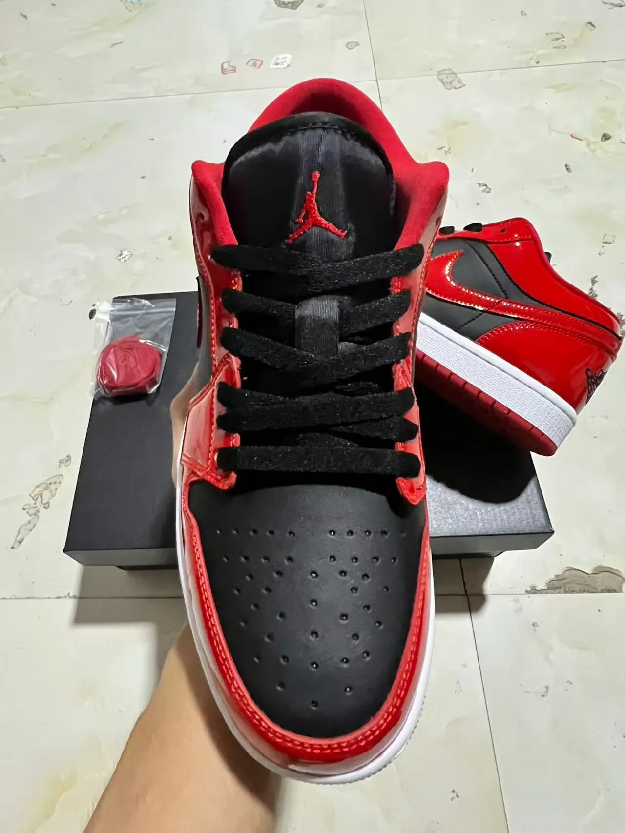 Nike Air Jordan 1 Low Sneakers Lifestyle Brillant Rouge Noir Blanc 3