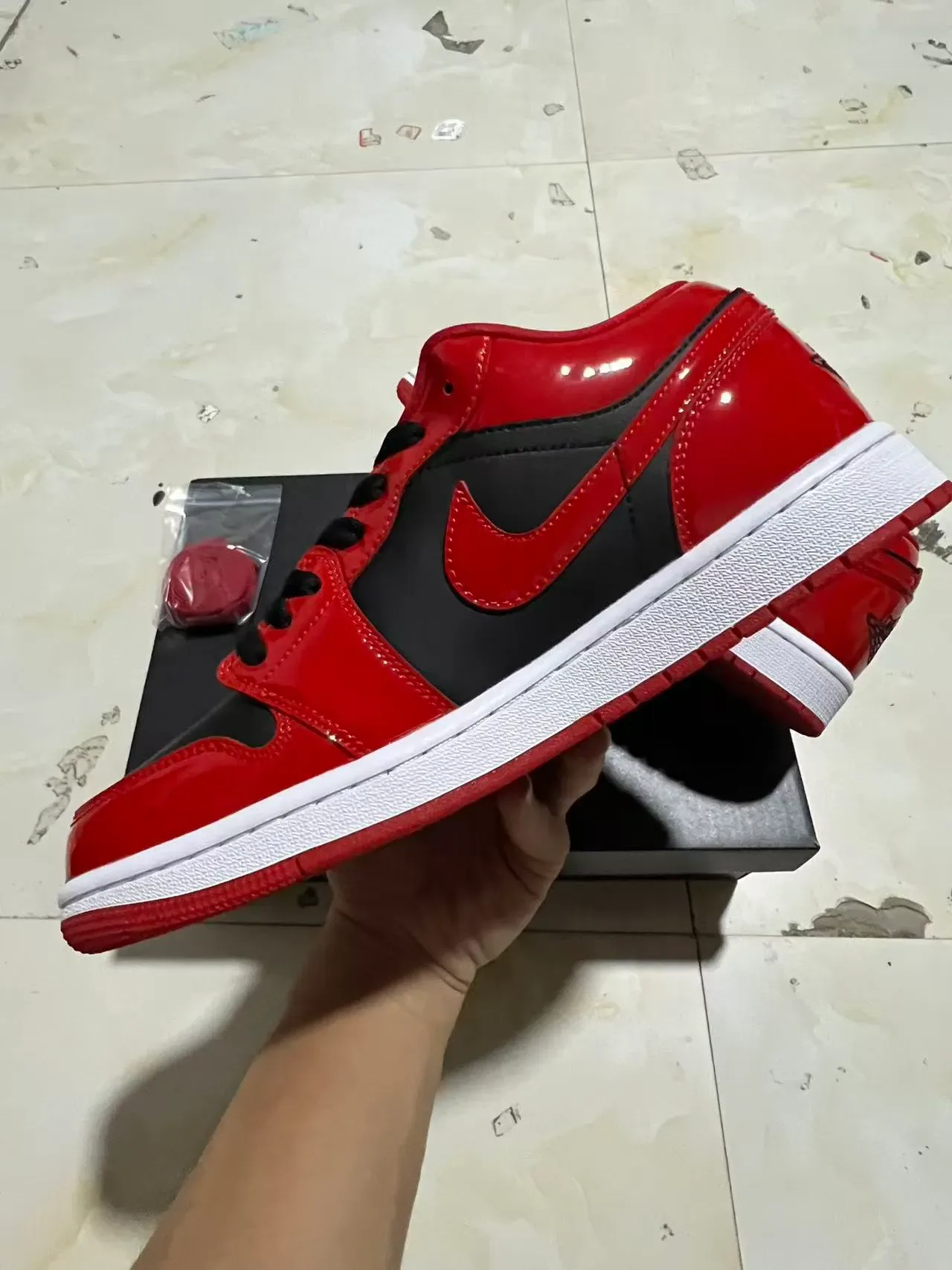 Nike Air Jordan 1 Low Sneakers Lifestyle Brillant Rouge Noir Blanc 5
