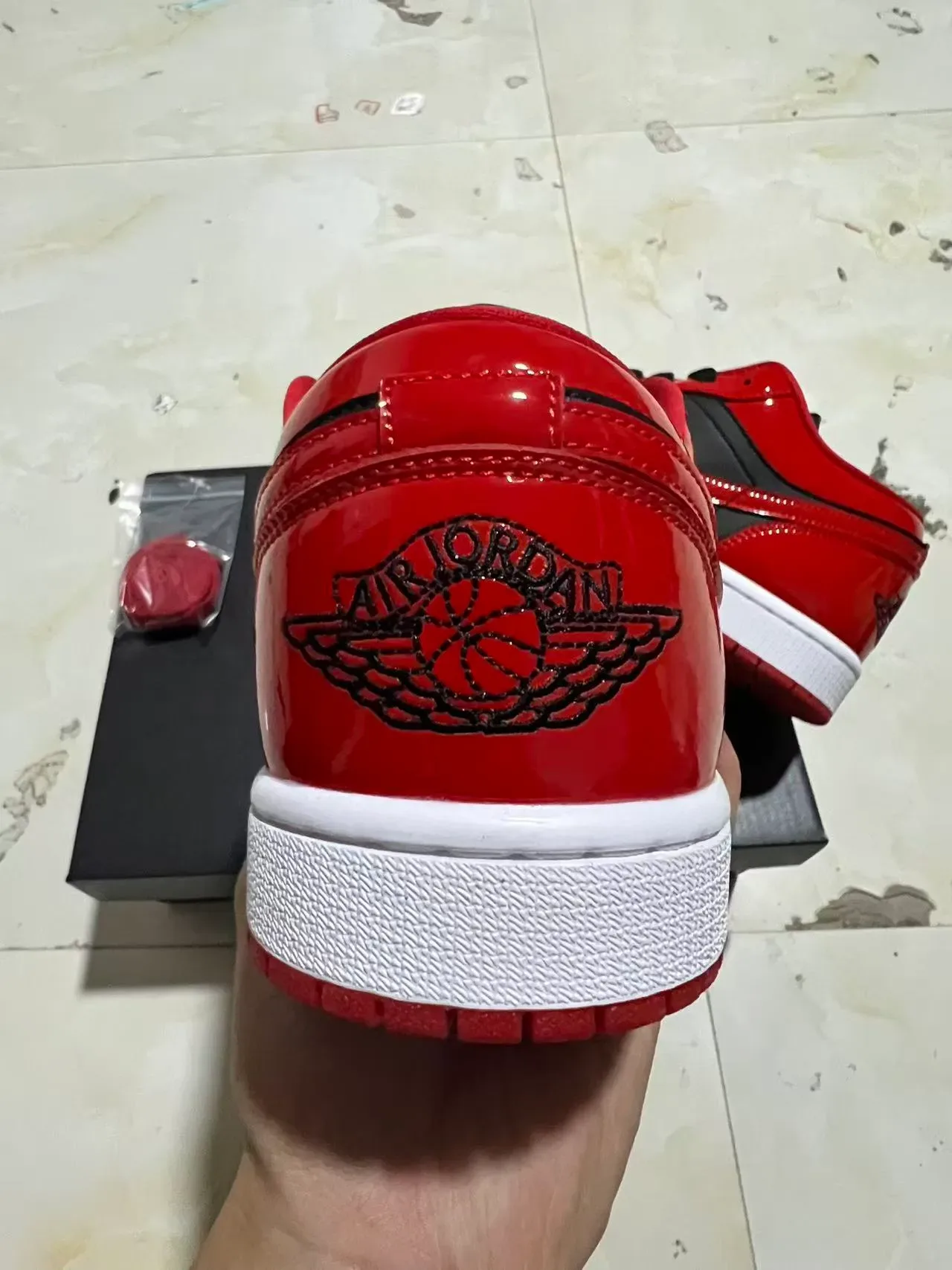 Nike Air Jordan 1 Low Sneakers Lifestyle Brillant Rouge Noir Blanc 8