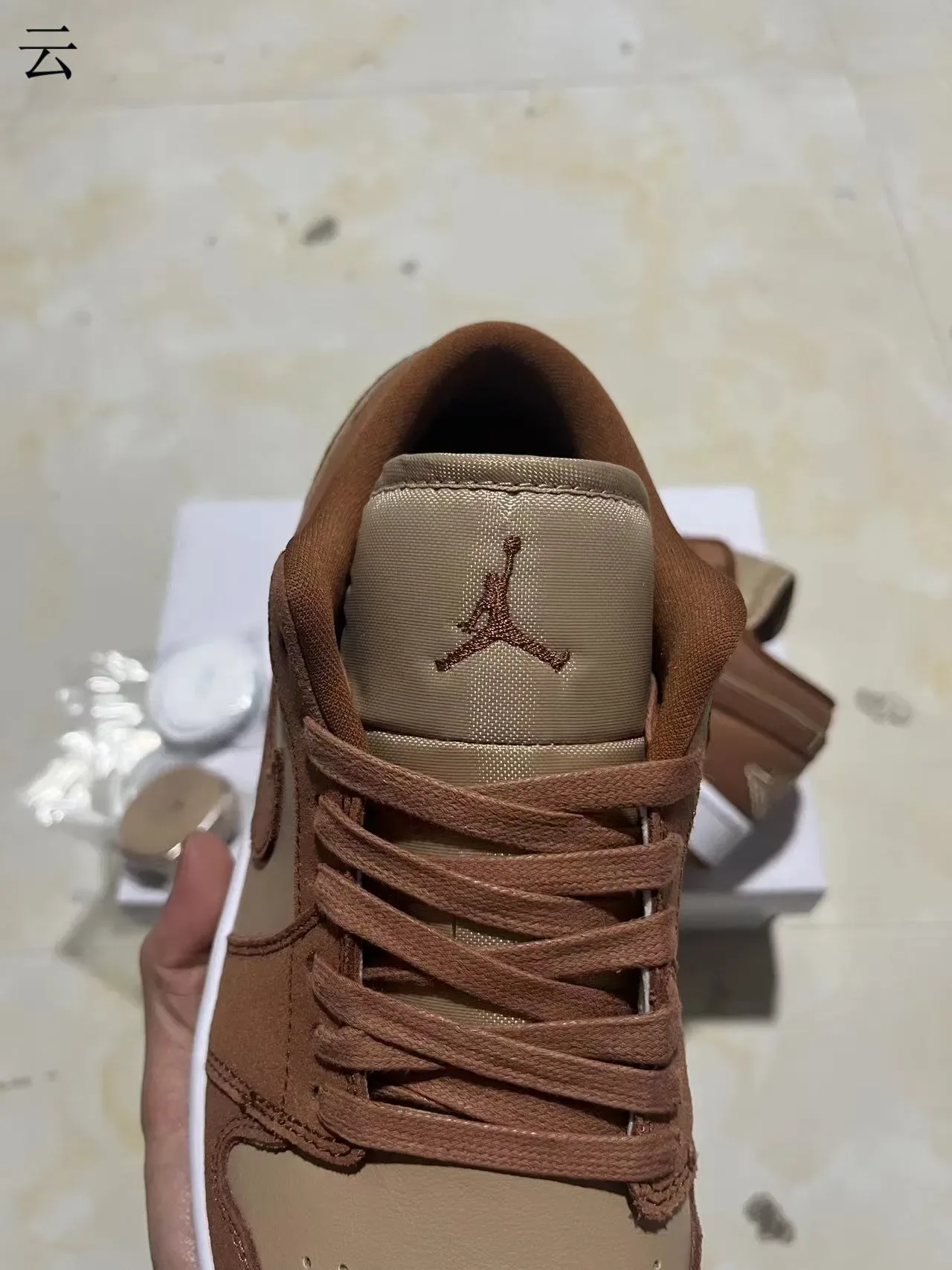 Nike Air Jordan 1 Low Dois Tons Marrom Tênis Lifestyle 4