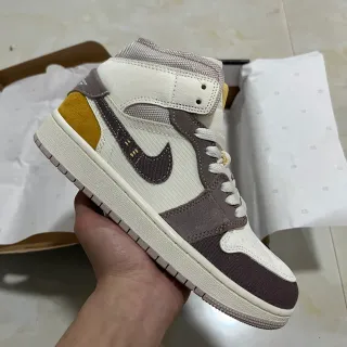 Nike Air Jordan 1 Mid Off-White Taupe Mustard Tênis de basquete