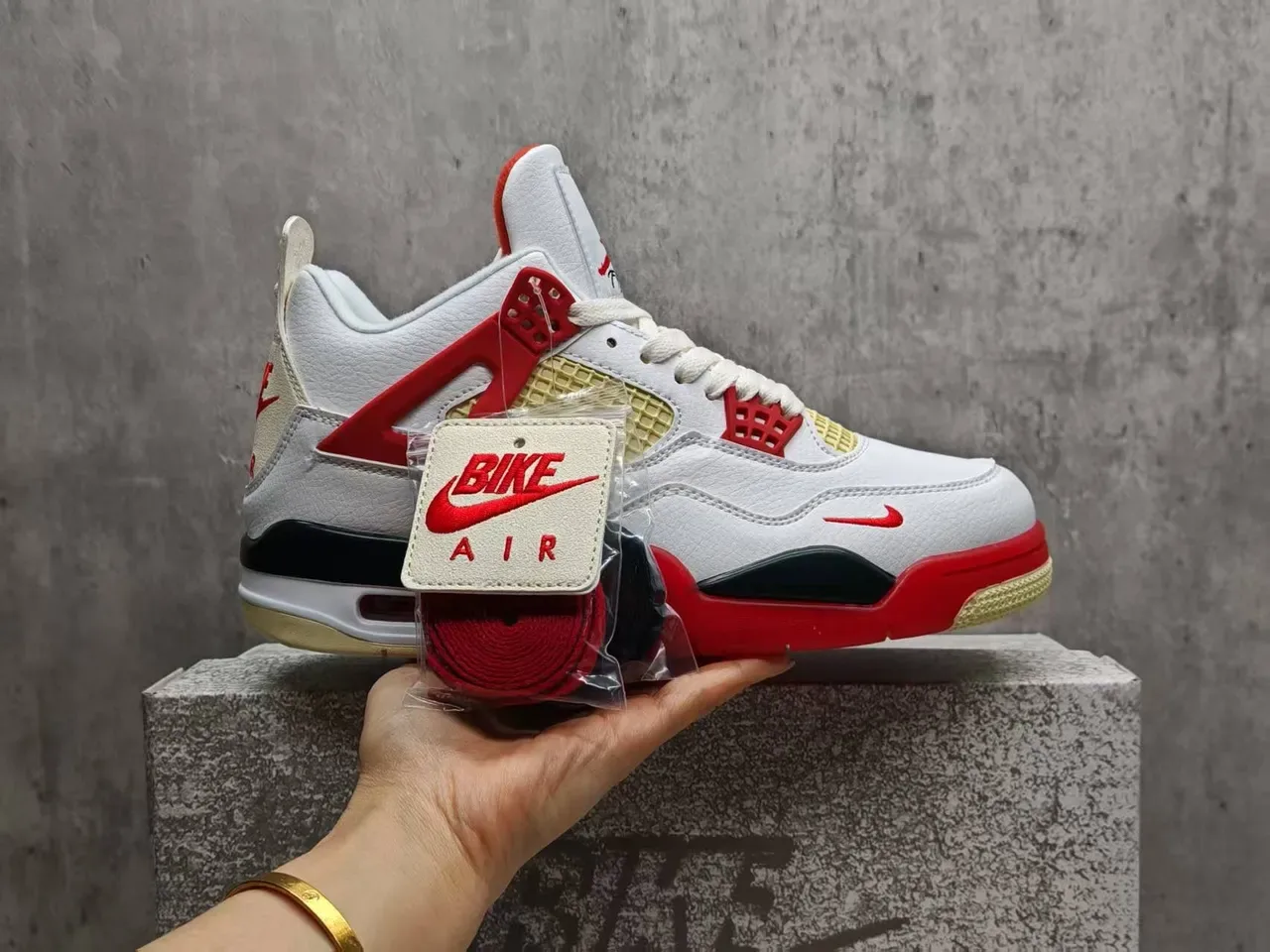 Nike Air Jordan 4 أبيض أحمر بيج حذاء كرة السلة 10