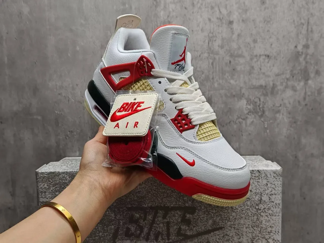 Nike Air Jordan 4 أبيض أحمر بيج حذاء كرة السلة 11