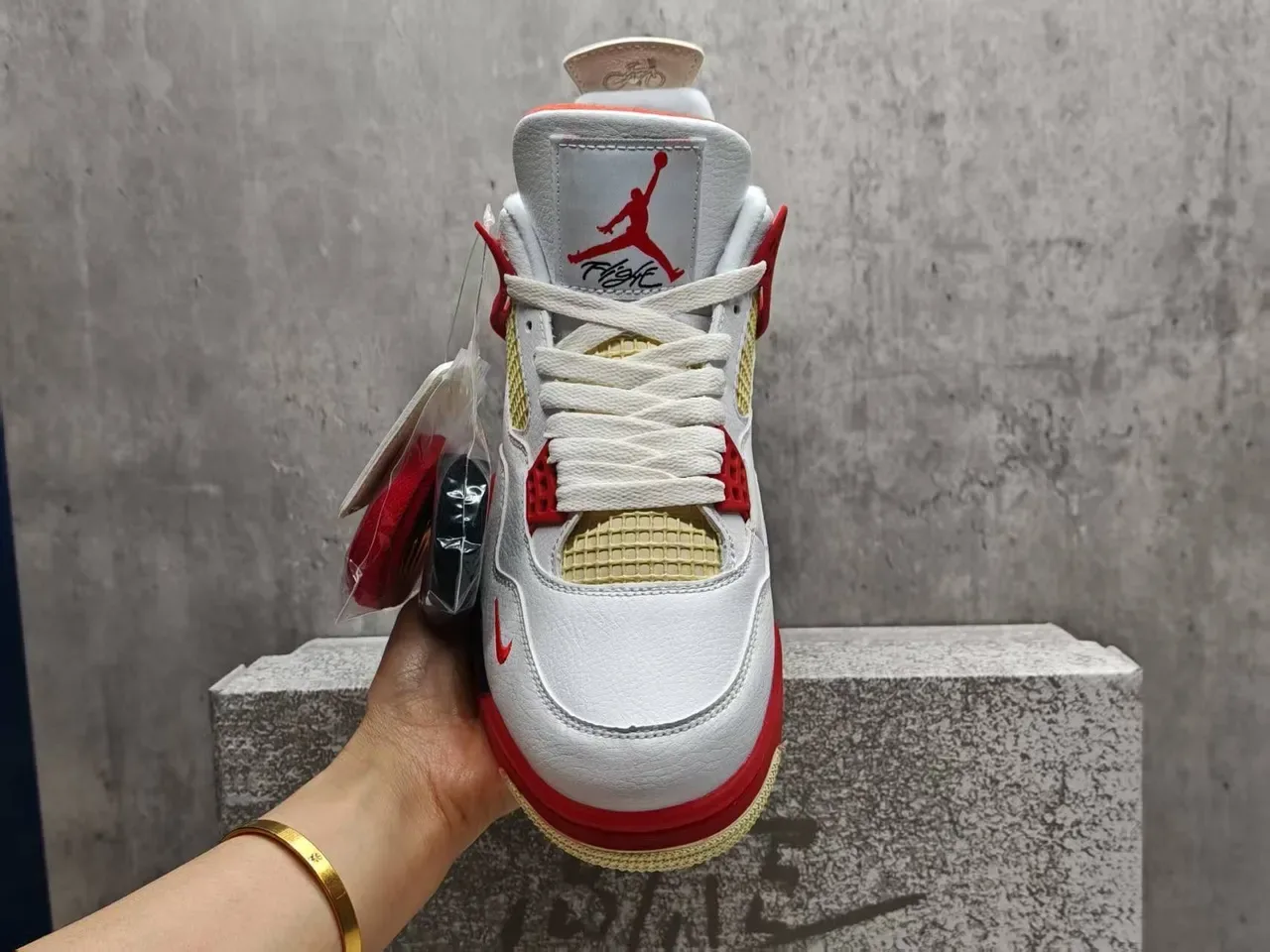 Nike Air Jordan 4 أبيض أحمر بيج حذاء كرة السلة 12