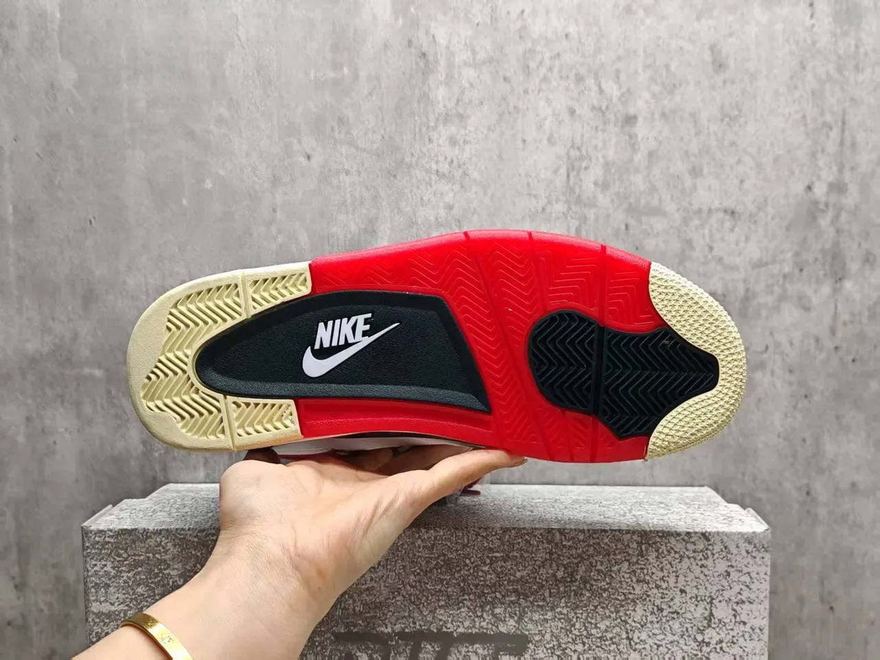 Nike Air Jordan 4 أبيض أحمر بيج حذاء كرة السلة 14