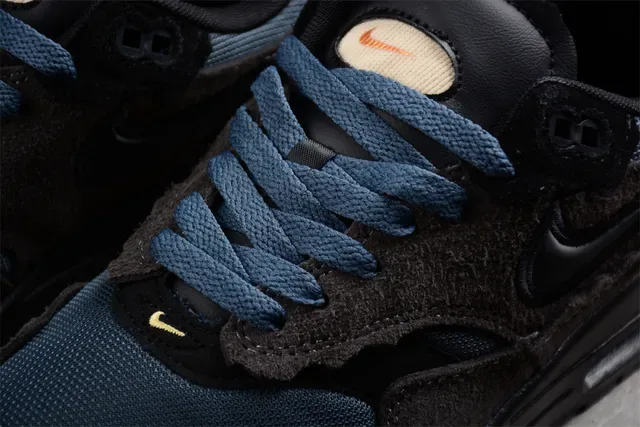 Nike Air Max 1 رمادي داكن وأزرق سويد Lifestyle Sneakers 7