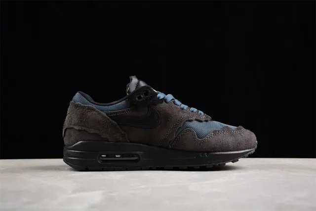 Nike Air Max 1 رمادي داكن وأزرق سويد Lifestyle Sneakers 11