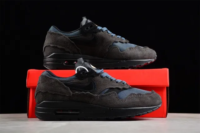Nike Air Max 1 رمادي داكن وأزرق سويد Lifestyle Sneakers 15