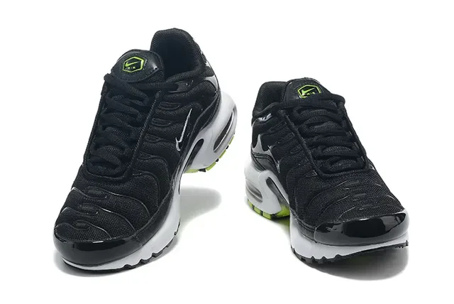 Nike Air Max Plus Black Pink Gradient Lifestyle Sneakers 12