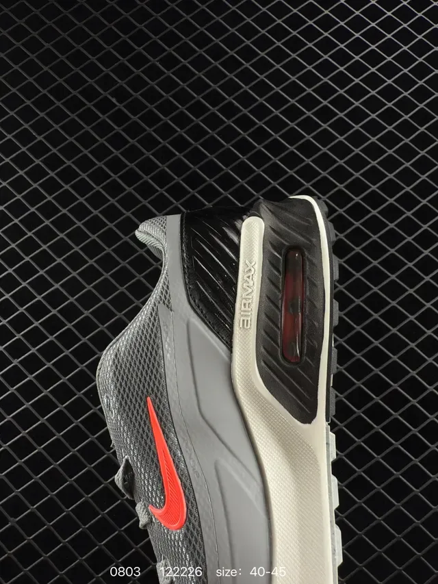 Nike Air Max White Black Lifestyle Sneakers 3