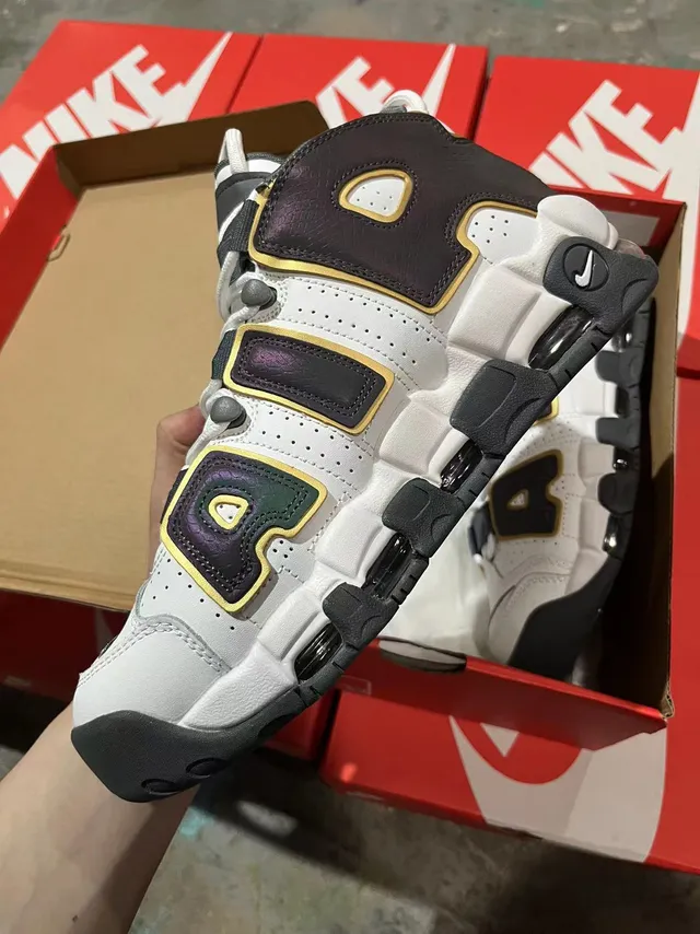 Nike Air More Uptempo Zapatos de Baloncesto Blanco Púrpura Dorado 3
