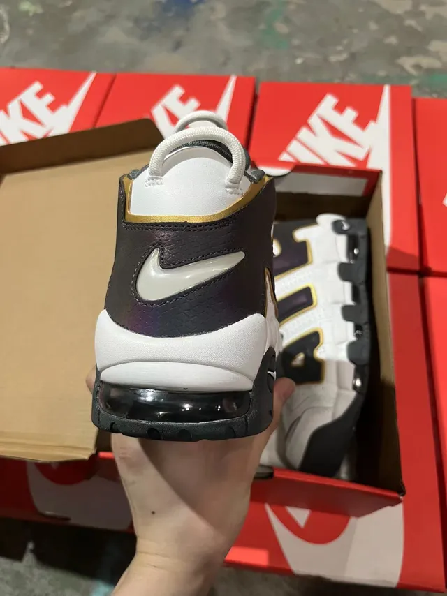 Nike Air More Uptempo Zapatos de Baloncesto Blanco Púrpura Dorado 5