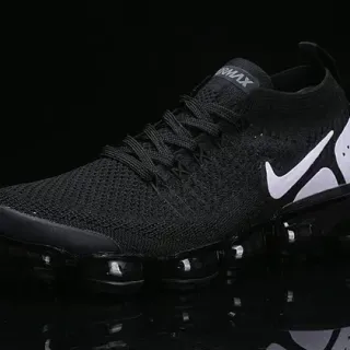Nike Air VaporMax Flyknit أسود وأبيض لايف ستايل سنيكرز