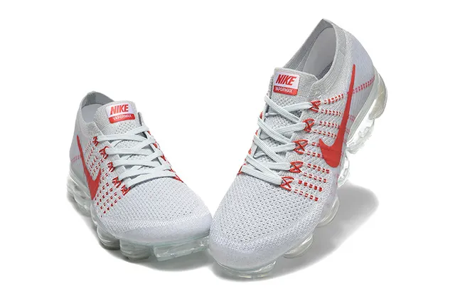 Nike Air VaporMax Flyknit ধূসর এবং লাল দৌড়ের জুতো 3
