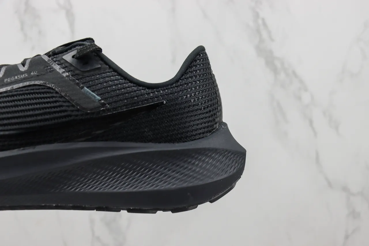 Nike Air Zoom Pegasus 40 Black Running Shoes 7
