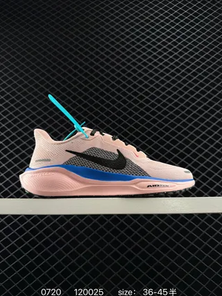 耐克 Air Zoom 粉色 黑色和蓝色跑鞋 2