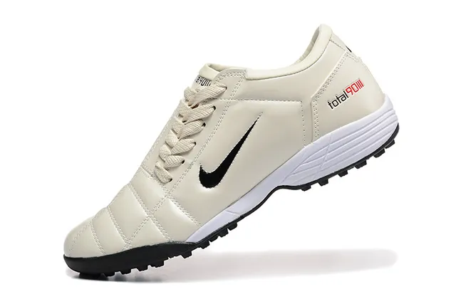 Nike Bege e Preto Sapatos de Futebol com Upper Sintético Quiltado e Sola Baixa para Turf 5
