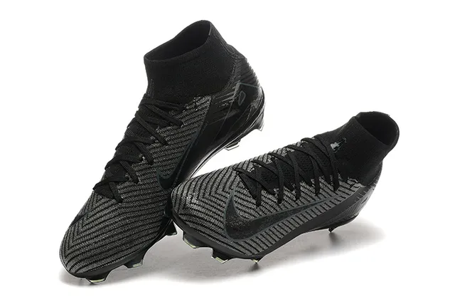Nike Chaussures de football noir et bleu, col de chaussette à coupe haute, upper en tricot texturé, pour sol ferme 3