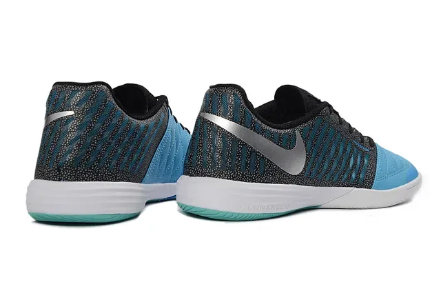 Nike Negro Azul Low-Top Zapatillas con Capuchón Acolchado 6