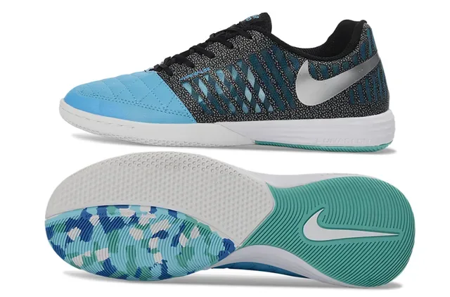 Nike Negro Azul Low-Top Zapatillas con Capuchón Acolchado 7