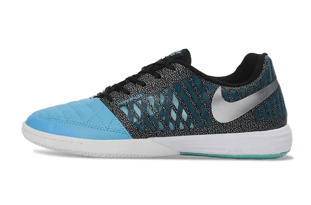 Nike Negro Azul Low-Top Zapatillas con Capuchón Acolchado 8
