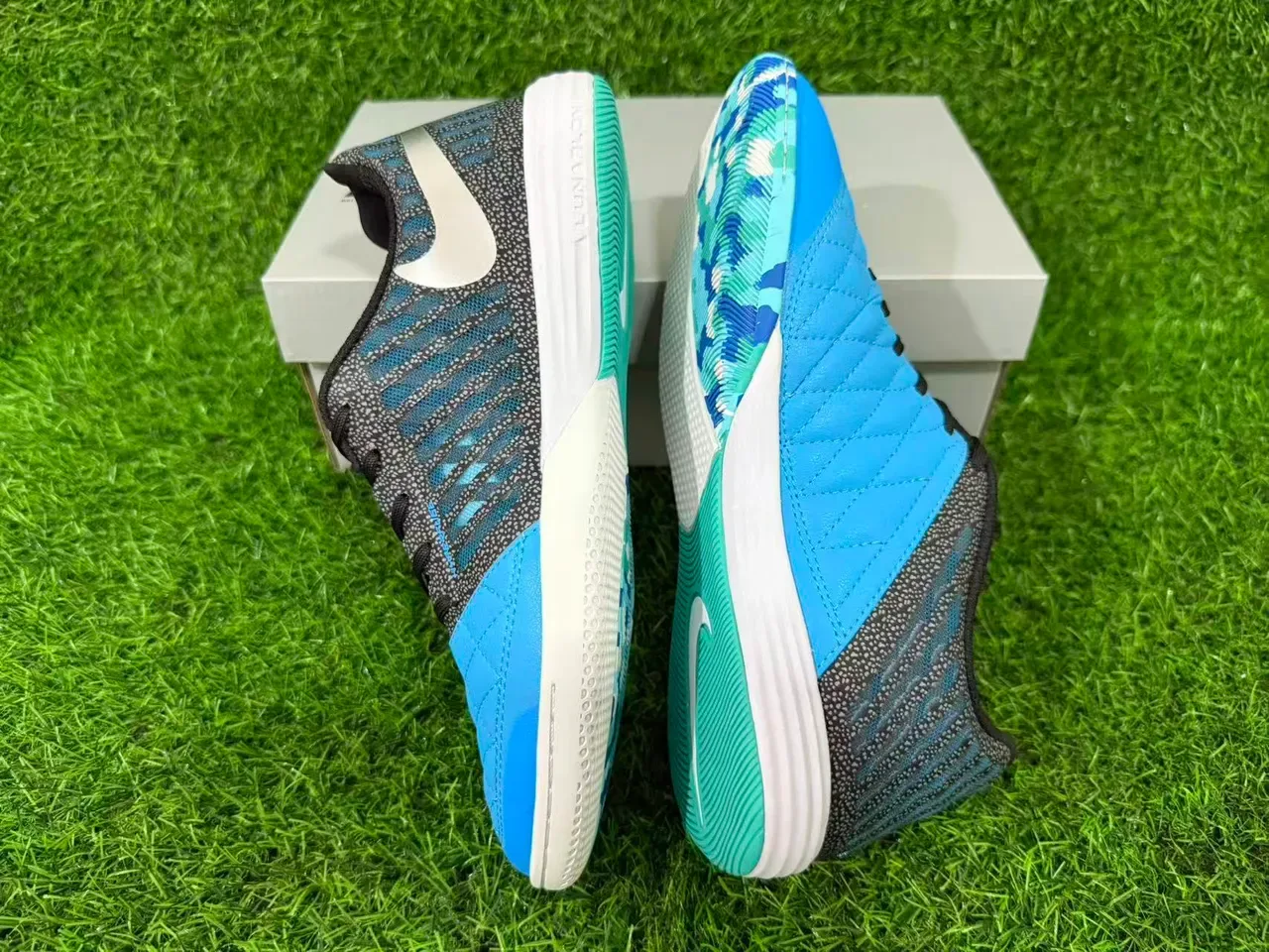 Nike Negro Azul Low-Top Zapatillas con Capuchón Acolchado 9