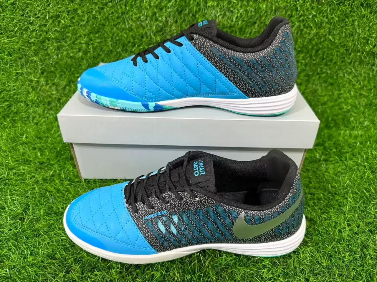 Nike Negro Azul Low-Top Zapatillas con Capuchón Acolchado 14