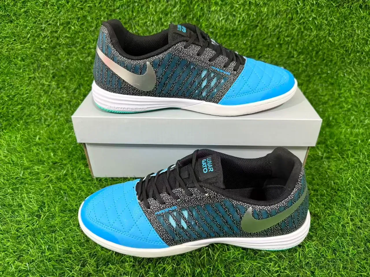 Nike Negro Azul Low-Top Zapatillas con Capuchón Acolchado 15