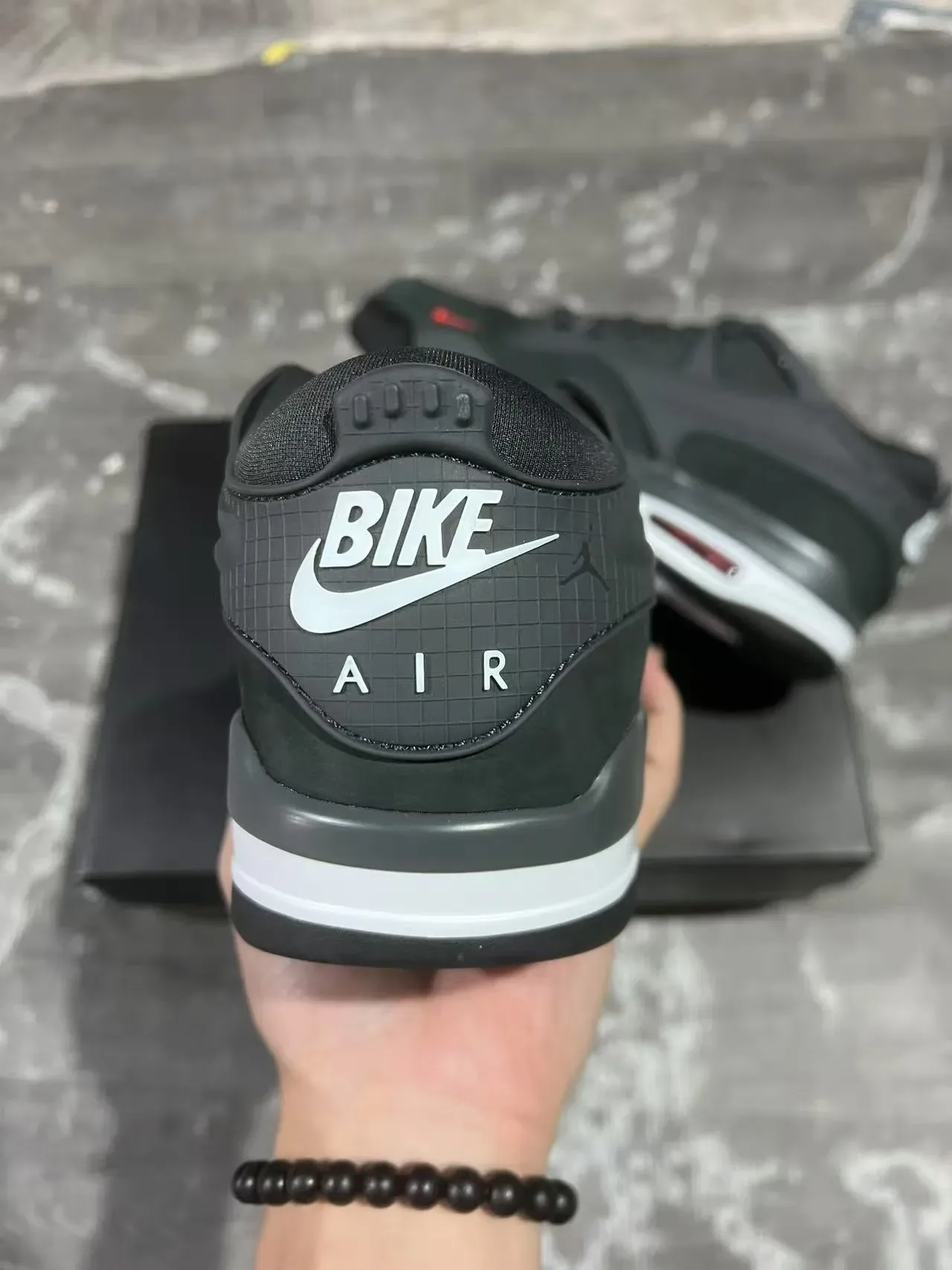 Nike Noir Rouge Superpositions Synthétiques Stratifiées Fenêtre Unité Air Chaussures Lifestyle 8