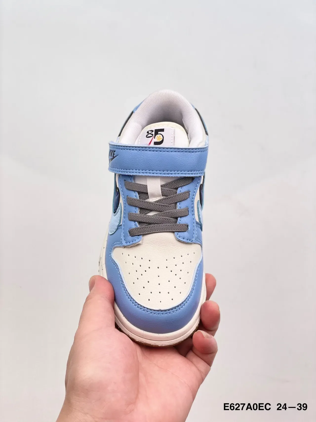 Nike Black White Low-Top Perforated Toe Lifestyle Sneakers 10