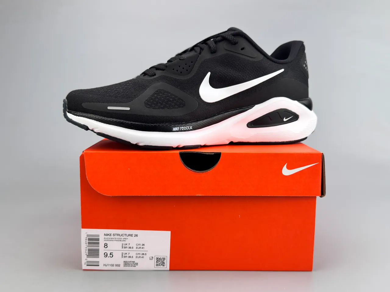 Nike Black White Mesh Upper ReactX Midsole Running Shoes 2