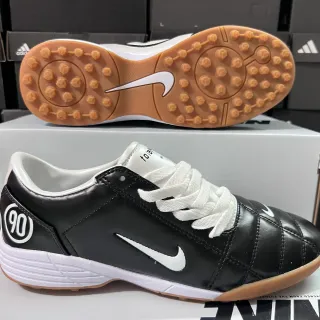 Nike أسود أبيض جلد مبطن أعلى منخفض العلوي أحذية كرة القدم الداخلية