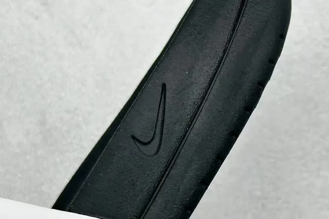 Nike Negro Blanco Correa Ribeteada Suela de Goma Moldeada Zapatillas 2