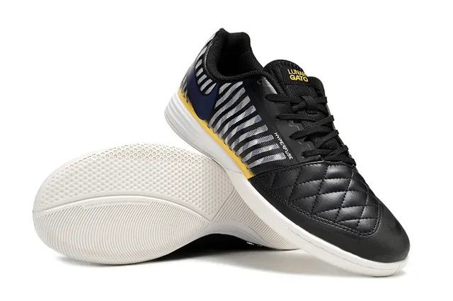 Nike Black Yellow Quilted Leather Toe Striped Mesh Side Panel Indoor Soccer Shoes 7