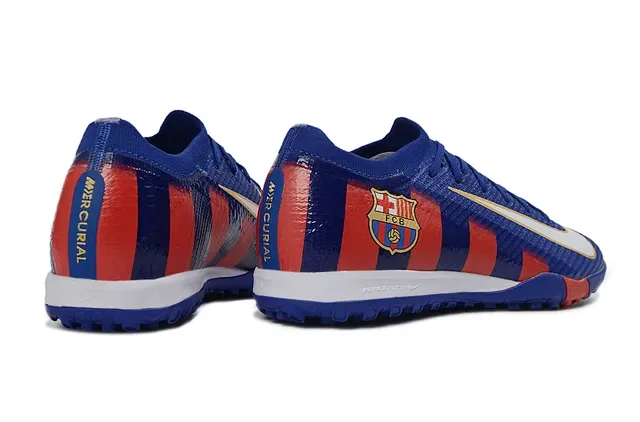 Nike Chaussures de Football Turf Bleu Rouge Design de Rayures Verticales Haut Tricot 5