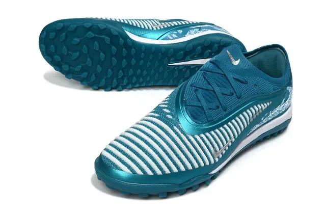 Nike Tênis de futebol turf de perfil baixo upper sintético azul branco toebox de malha listrada 4