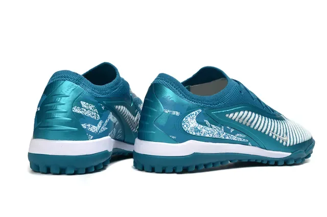 Nike Tênis de futebol turf de perfil baixo upper sintético azul branco toebox de malha listrada 5